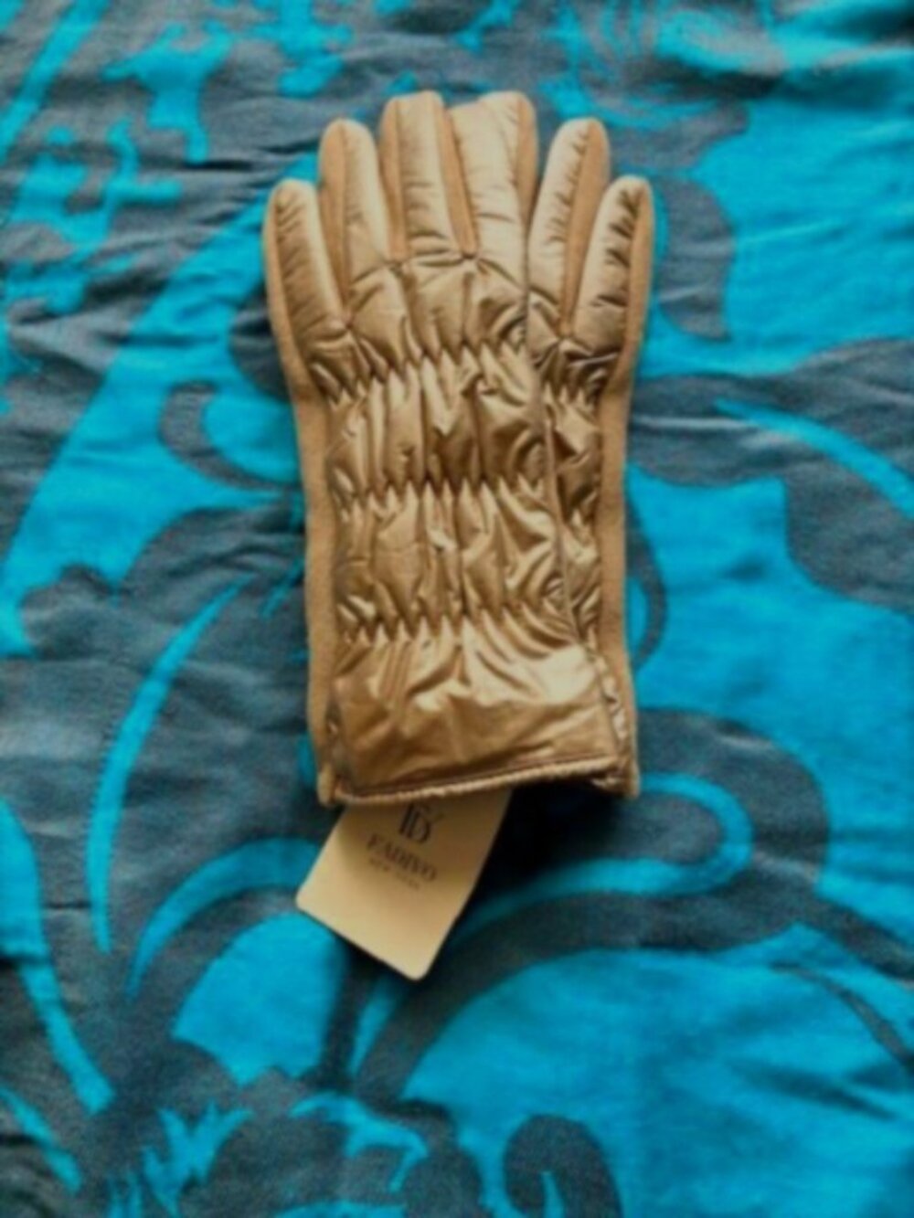 NWT Fadivo Gold Gloves